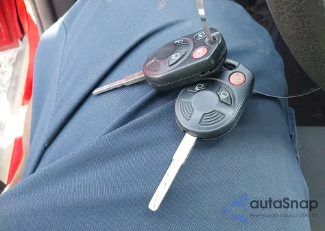 2016 Ford Focus Se z USA, uszkodzony, nr VIN 1FADP3KE2GL223985